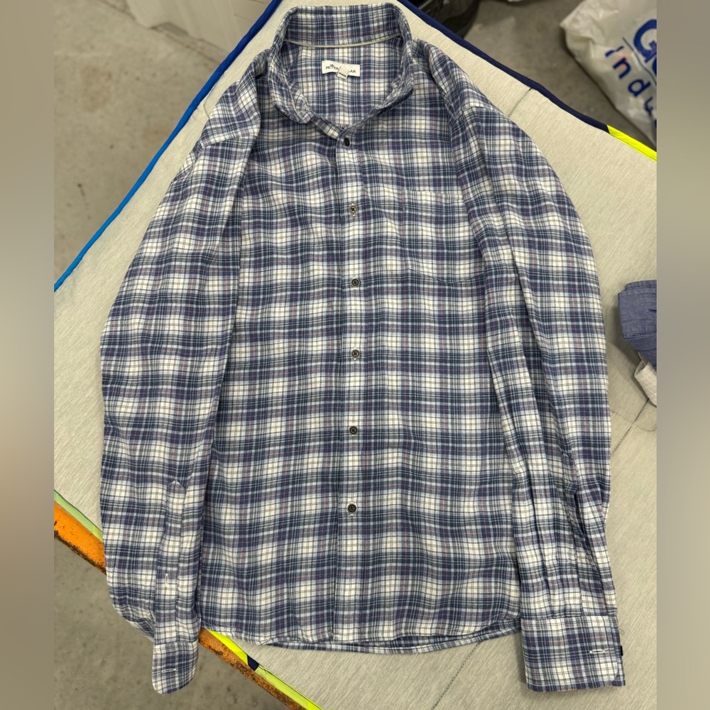 Peter Millar Navy and White Plaid Long Sleeve Button Up Men’s SZ M Like New